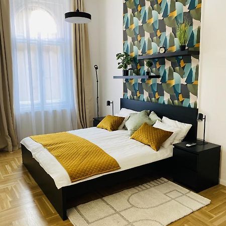 Birdie 3-Bdr Apartment บูดาเปสต์ ภายนอก รูปภาพ
