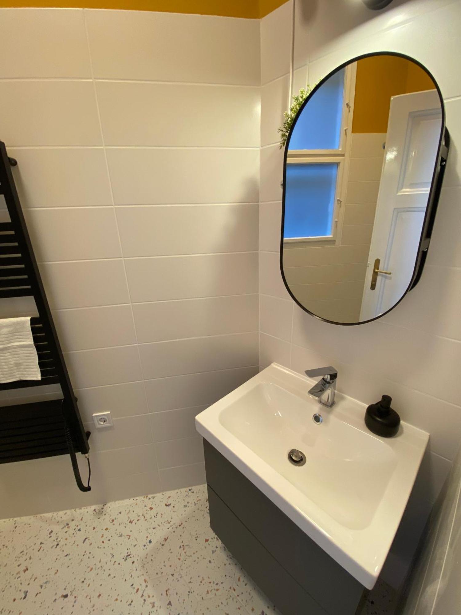 Birdie 3-Bdr Apartment บูดาเปสต์ ภายนอก รูปภาพ