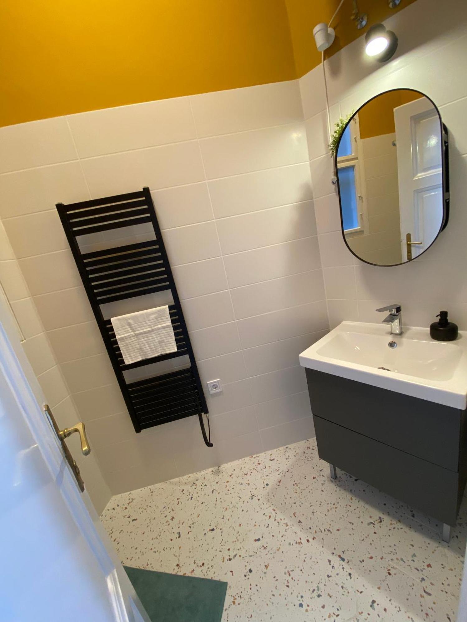Birdie 3-Bdr Apartment บูดาเปสต์ ภายนอก รูปภาพ